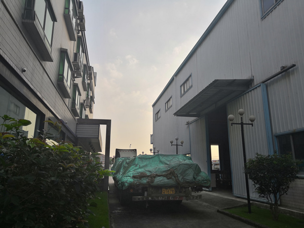 换模台车装车发货现场